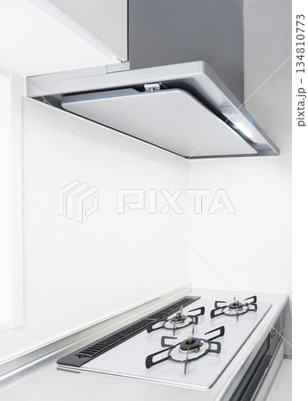 マンションリフォーム レンジフード ガスコンロ 画像素材 フラット型 換気扇 リフォーム後 マンションリフォーム レンジフード ガスコンロ 画像素材 フラット型 換気扇 リフォーム後 134810773