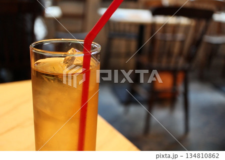 インドのドリンク　トゥルシーティー（ハーブティー） 134810862