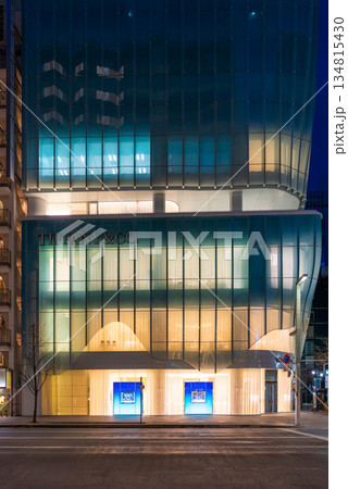 【縦写真】夜のティファニー銀座 【縦写真】夜のティファニー銀座 134815430