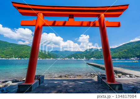諸口神社 鳥居と駿河湾と富士山 「沼津市戸田」 諸口神社 鳥居と駿河湾と富士山 「沼津市戸田」 134817084