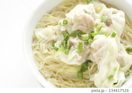 ワンタン麺 134817528