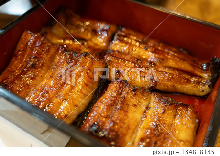 鰻の蒲焼き 134818135