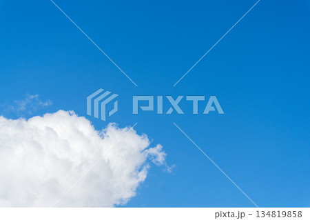 秋の空　穏やかな青空と雲138 134819858