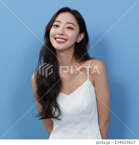 夏を元気に楽しむ、アクティブで健康的な女性のライフスタイル 134820827