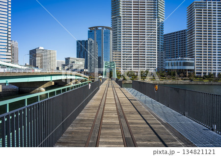 遊歩道となった豊洲「晴海橋梁 (旧晴海鉄道橋) 」　2025年12月 134821121