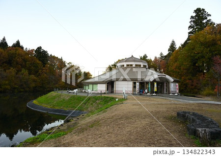 長岡市栃尾の杜々の森に広がる紅葉景色(新潟県長岡市栃尾) 長岡市栃尾の杜々の森に広がる紅葉景色(新潟県長岡市栃尾) 134822343