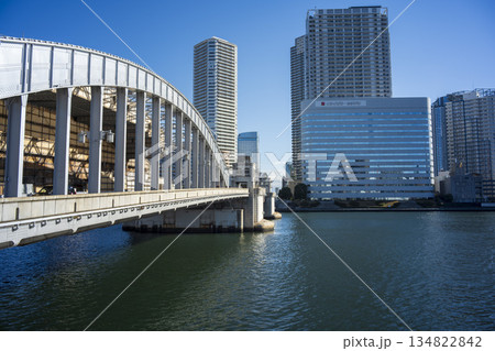 快晴の勝鬨橋　東京都中央区 134822842