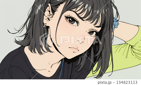 疑問や心配事、不快感、不満などを感じを感じて眉を潜めている若い女性