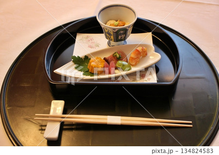 日本料理　先付の盛合せ 134824583