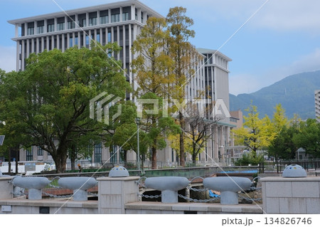 弥生橋から眺めた市庁舎の景色 134826746