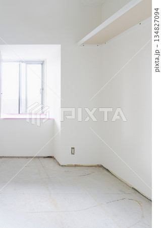 マンションリフォーム 洋室 画像素材 造作収納棚 出窓 施工 工事途中 マンションリフォーム 洋室 画像素材 造作収納棚 出窓 施工 工事途中 134827094