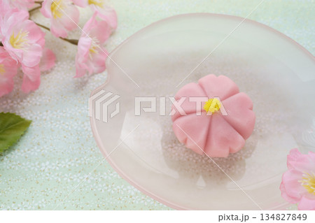 季節の和菓子「桜」 季節の和菓子「桜」 134827849