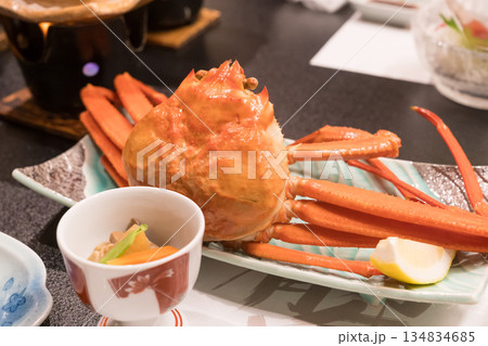北陸の旅館のカニの会席料理 北陸の旅館のカニの会席料理 134834685