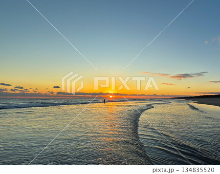 大倉戸海岸の夕焼け（静岡県湖西市） 134835520