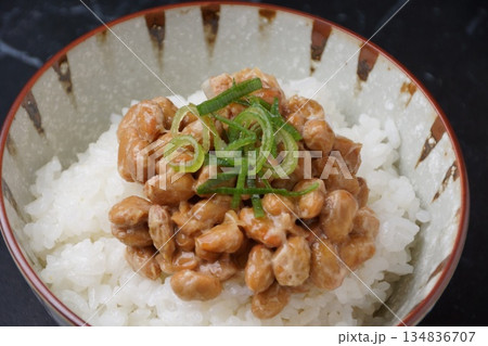納豆かけご飯 134836707