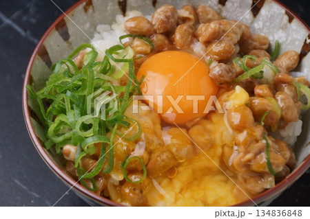 納豆と卵かけごはん 納豆と卵かけごはん 134836848