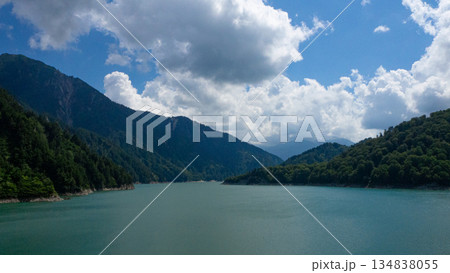 黒部ダム　黒部湖　長野県大町市 134838055