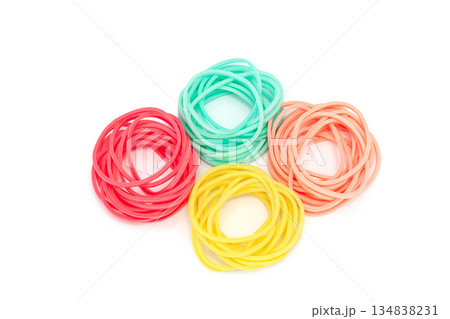 カラー輪ゴム【白背景・切り抜き】 134838231