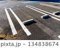 広い駐車場 広い駐車場 134838674