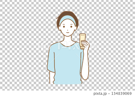 男子手持保養品 134839069