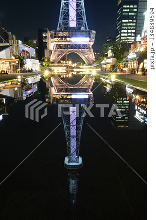 中部電力 MIRAI TOWER(名古屋テレビ塔)の夜景とリフレクション3 中部電力 MIRAI TOWER(名古屋テレビ塔)の夜景とリフレクション3 134839594