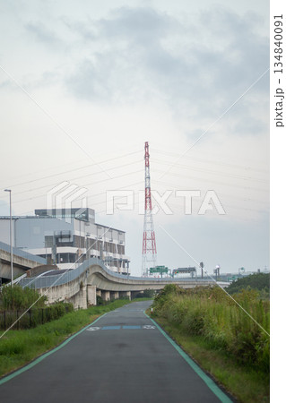 高速高架と道路 高速高架と道路 134840091