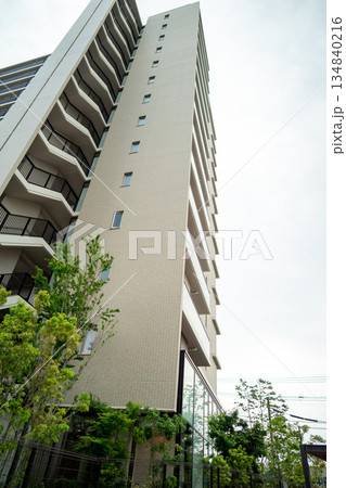 マンションを下から 134840216