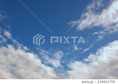 背景素材 冬の青空 背景素材 冬の青空 134841750