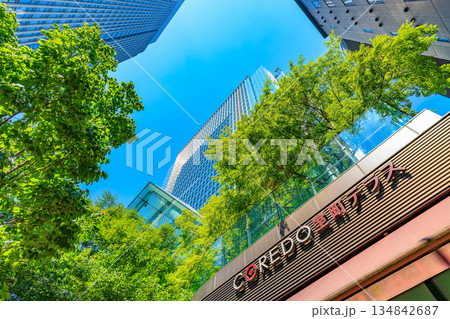 東京　中央区　コレド室町テラスと日本橋室町三井タワー 134842687