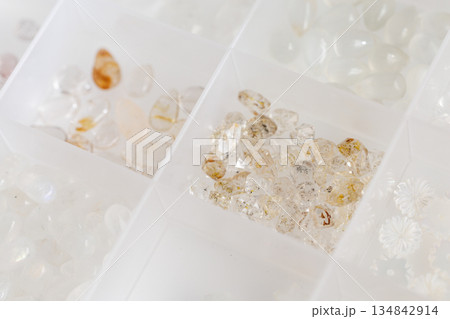 天然石 ルース セット ケース入り 整理 収納 ルチルクォーツ 宝石素材 ハンドメイド 天然石 ルース セット ケース入り 整理 収納 ルチルクォーツ 宝石素材 ハンドメイド 134842914