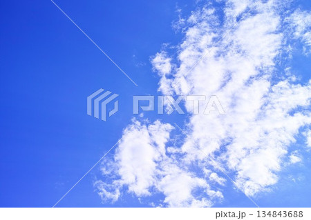 青空と雲イメージ 134843688