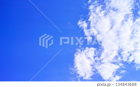 青空と雲イメージ 134843689