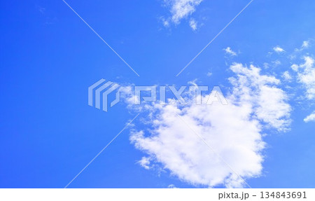 青空と雲イメージ 134843691