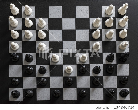 勝負と戦略の世界を表現したチェス写真 134846714