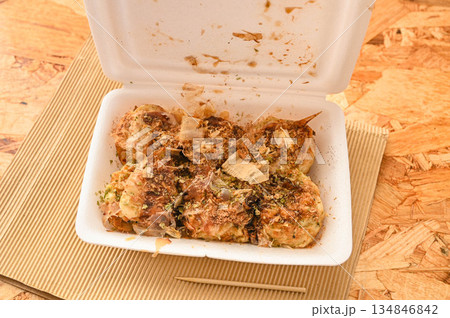 かつお節・魚粉モリモリのたこ焼き 134846842