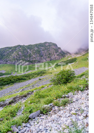 槍沢天狗原分岐から見る天狗原　槍沢から大キレット縦走登山 134847088