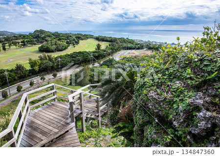 沖縄の風景（玉城城址からの風景） 134847360