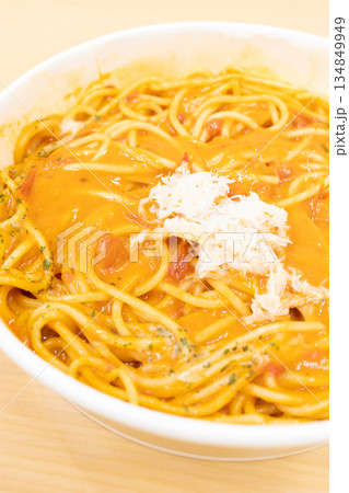 本ズワイ蟹のせた美味しいトマトクリームパスタ 本ズワイ蟹のせた美味しいトマトクリームパスタ 134849949