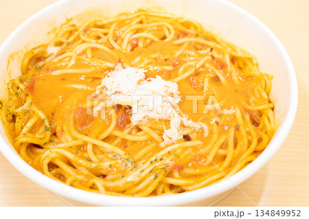 本ズワイ蟹のせた美味しいトマトクリームパスタ 本ズワイ蟹のせた美味しいトマトクリームパスタ 134849952