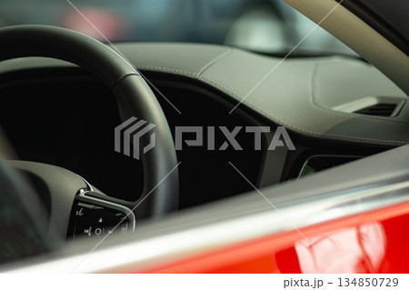 車のハンドル 車のハンドル 134850729
