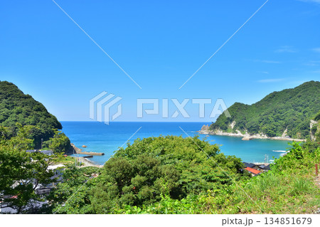 兵庫　JR山陰本線餘部駅付近の日本海の風景 134851679