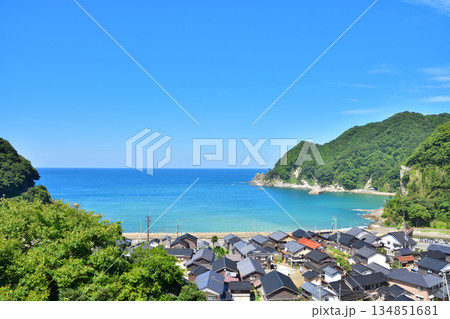 兵庫　JR山陰本線餘部駅付近の日本海の風景 134851681