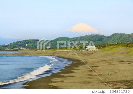 平塚漁港から眺める霊峰『富岳』…【富士山】 平塚漁港から眺める霊峰『富岳』…【富士山】 134851729