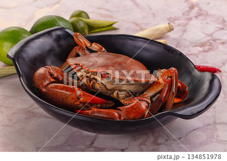 Gourmet steamed crab served lime 134851978