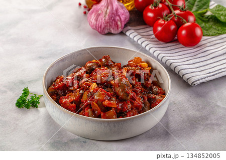 Roasted chicken hearts with vegetables 134852005