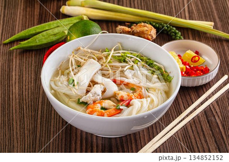 Vietnamese soup Pho with seafood 134852152