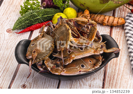 Wild raw crab for cooking 134852239