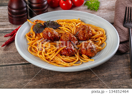 Meatballs with tomato sauce and spaghetti Meatballs with tomato sauce and spaghetti 134852464