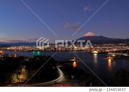 田子の浦港の夜景 134853637