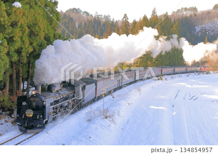 雪景色の磐越西線SL 134854957